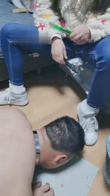 【重庆仙儿女王】前男友甘愿跪下伺候  JS220327