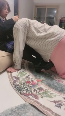 【颜颜艾斯s】JK小皮鞋踩下贱狗 bf11400