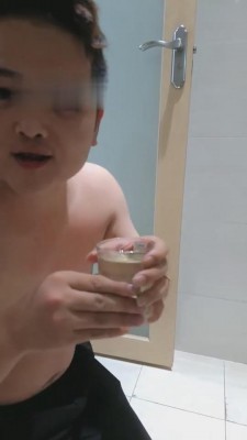 【滔滔】女神骑脖子遛狗 G-210804-8