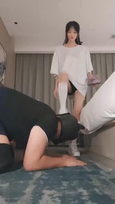 【莫瑶大大】小姐姐小白鞋过膝袜踢踹踩 bf17318