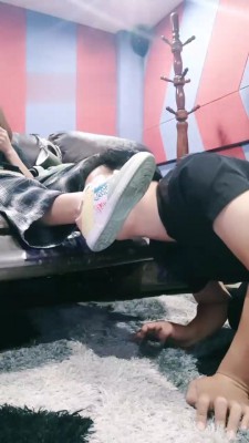 【萱萱】私人影院脏鞋臭袜辱【双视角版】 bf18996