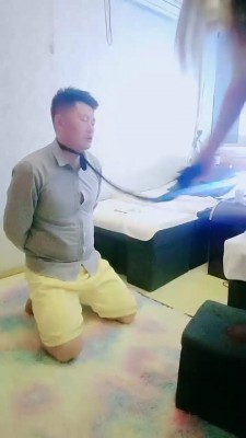 【艾琳】老板成为女员工脚下奴 bf20858