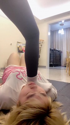 【琳嘉】坐脸/踩脖子强制窒息母畜【双视角版】 bf20861