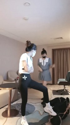 【多多】带闺蜜玩小白【续集】强制闻原味jio袜/捆绑踩 bf27789