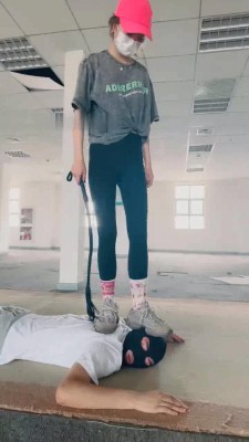 【Jeen】写字间调-踩踏/鞭打sp/踩狗爪上楼梯/喂浓痰 bf30267