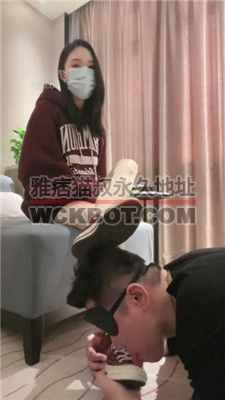 【筱月】跪舔帆布鞋底/丝袜裸足深喉/腿绞窒息 bf35639