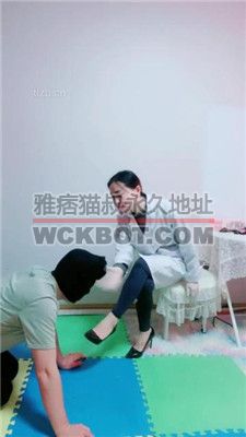 【艾琳】舔医生姐姐的臭脚【完整版】 bf36200