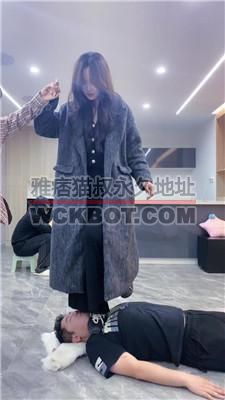 【麋鹿银儿】双S-素人模特-踩踏/揪耳朵/踩脖手捂窒息/踢踹/骑马 bf39053