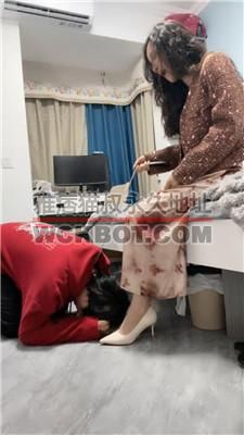 【素人挖掘机】御姐范素人-耳光/骑马狗爬/sp/踩踏/臭脚捂脸 bf39584