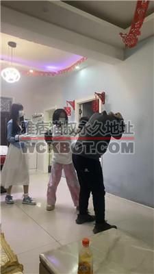 【精神小妹】多S-素人学生主-戴拳击手套暴揍-骑马提档 bf40602