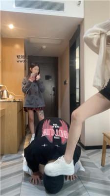 【沐沐】小白鞋踩-藤条抽-骑马胯下辱-内裤套头【双视角版】 bf51522