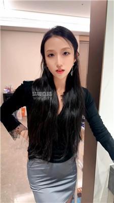 【水晶熊】调偷穿女装的老板 JS251129-46